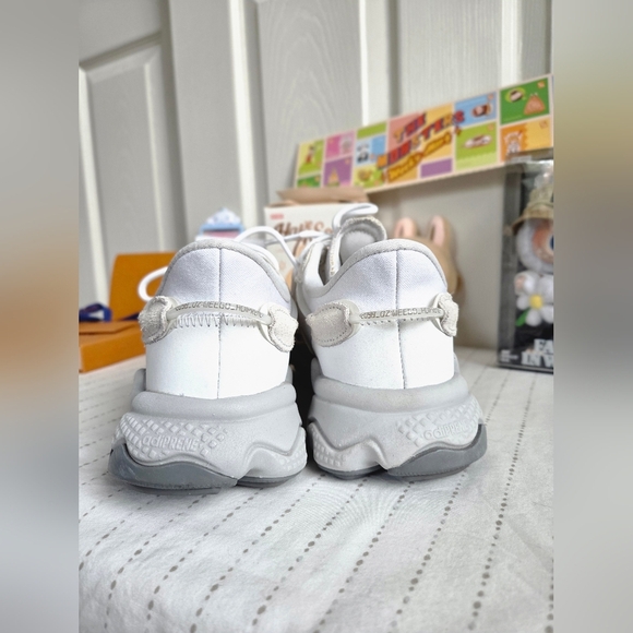 adidas Ozweego 'White Grey' | Big Kids 5.5 (Women’s 6.5) | 2023 Release - Picture 3 of 7